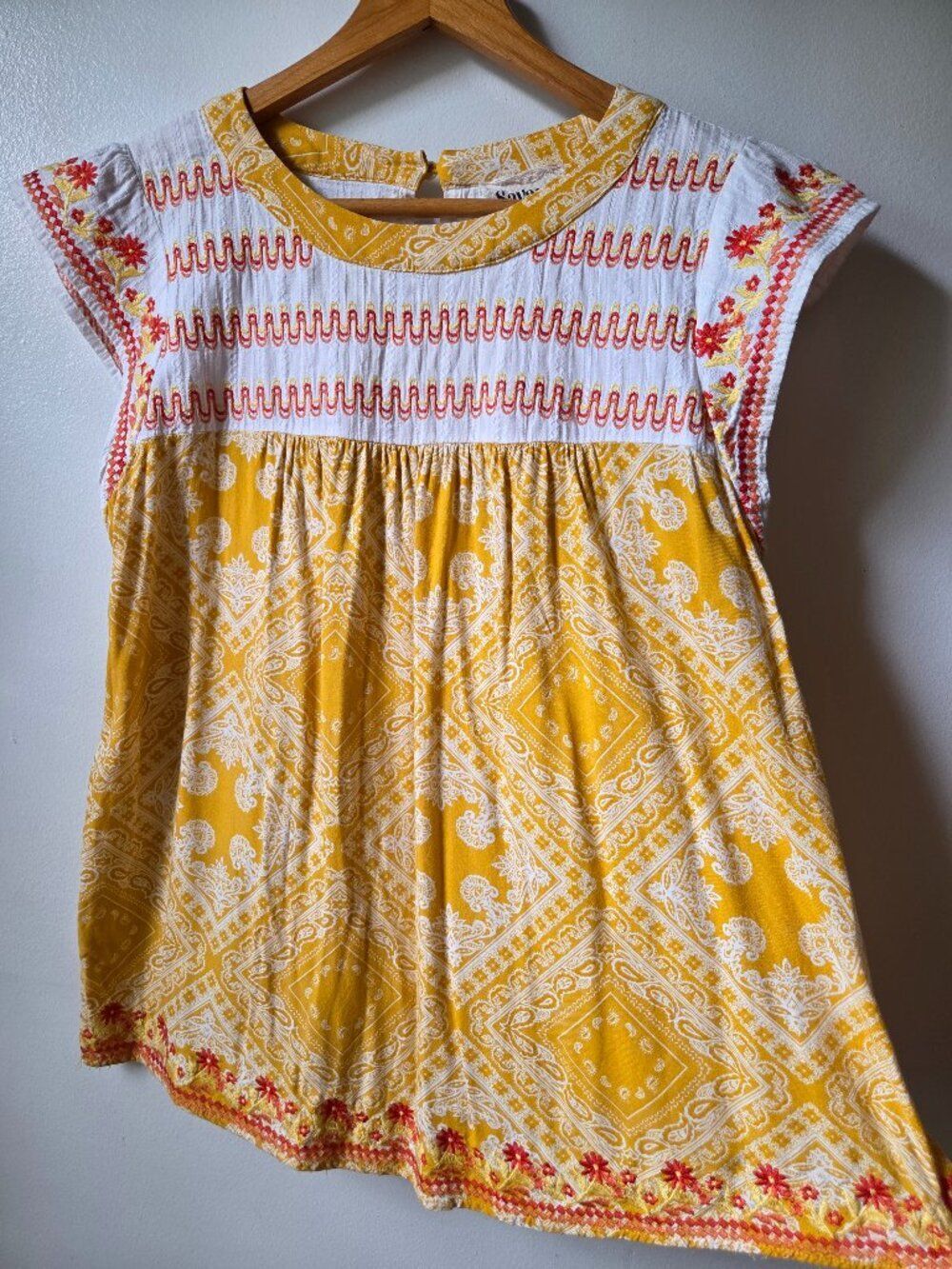 EUC SAVANNA JANE BOHO EMBROIDERED TOP SIZE M